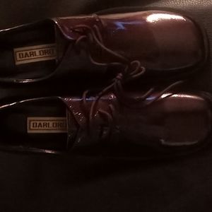 Darloro Wine colour shiny leather shoes size 8